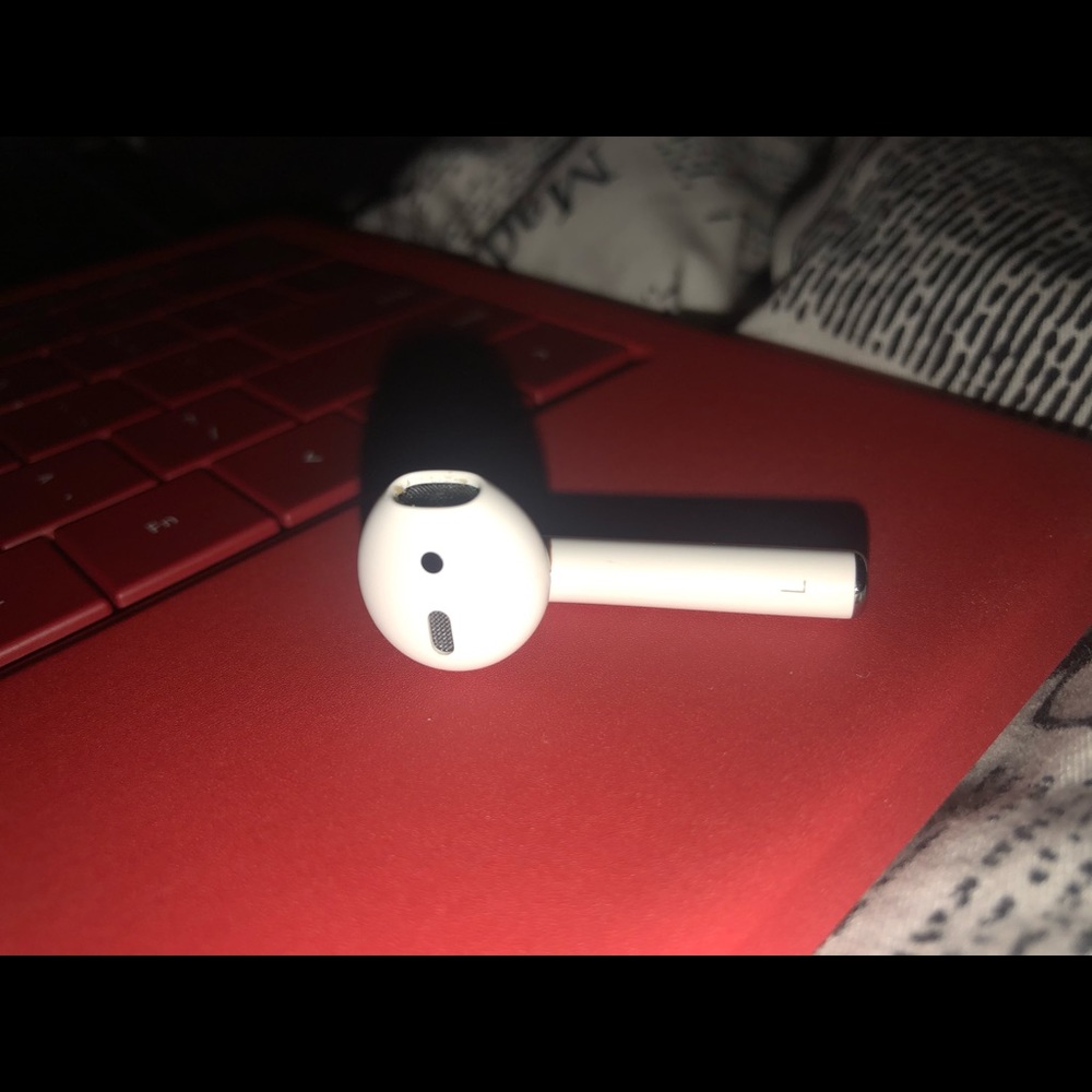 AIRPOD ( left side ONLY)
